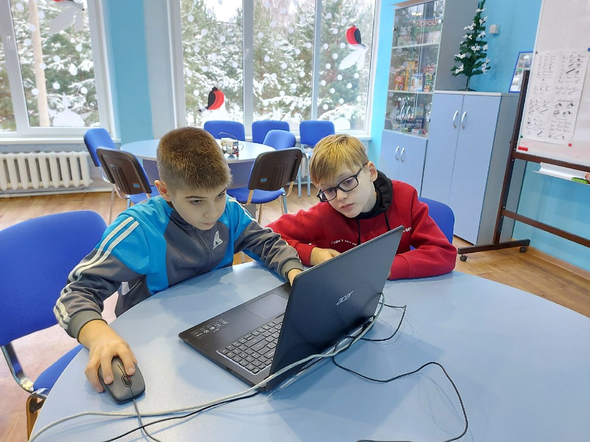 strigo_s's tweet photo. @Tularegion71 @Suvorov_obr

Занятия робототехникой - это увлекательные эксперименты с конструктором.
В объединении "Робототехника" ребята уже освоили пошагов��е инструкции и перешли к более сложному конструированию.
Педагог - Матвеева Е.А.
Подробнее - https://t.co/jfACaEiVph https://t.co/YQ1jtTy1Sz