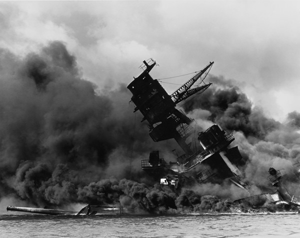 miles_commodore's tweet photo. 80 years ago today, the Imperial Japanese Navy with 353 planes attacked the US fleet at the Pearl Harbor Naval Base, Hawaii, killing 2,403 people. One of the saddest days in American history. https://t.co/PxrP8VwjRR