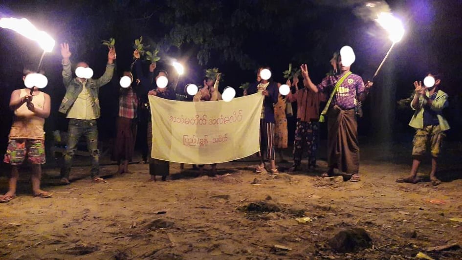 မန္တလေးတွင် ပြည်ကြီးတံခွန် ဆရာတော် ဦးဆောင်ကာ ယနေ့ ဒီဇင်ဘာလ ၇ ရက်နေ့တွင် "ဆိတ်သုဉ်းနေတဲ့ လူ့အခွင့်အရေး တော်လှန်ရေးနဲ့ သိမ်းပိုက်ကြ" ဖက်ဆစ် စစ်ကောင်စီ တော်လှန်ရေး အသံမတိတ် အလံမလိပ် ပြည်/ခွန် ညသပိတ် ပြုလုပ်ခဲ့ကြောင်း သိရသည်။