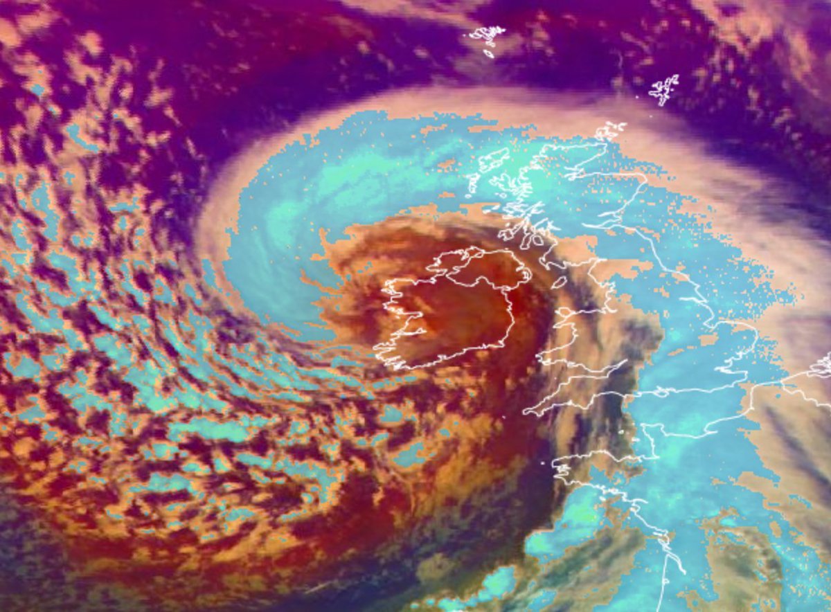 Ireland in the eye of #StormBarra. 

Image from EUMETSAT Data Services courtesy of ICHEC’s EarthObservation experts.  @SitaKarki_earth @jenny_hanafin @ReserachatNUIG 
@DeptofFHed 

#EarthObservation https://t.co/uxGfmImp6G
