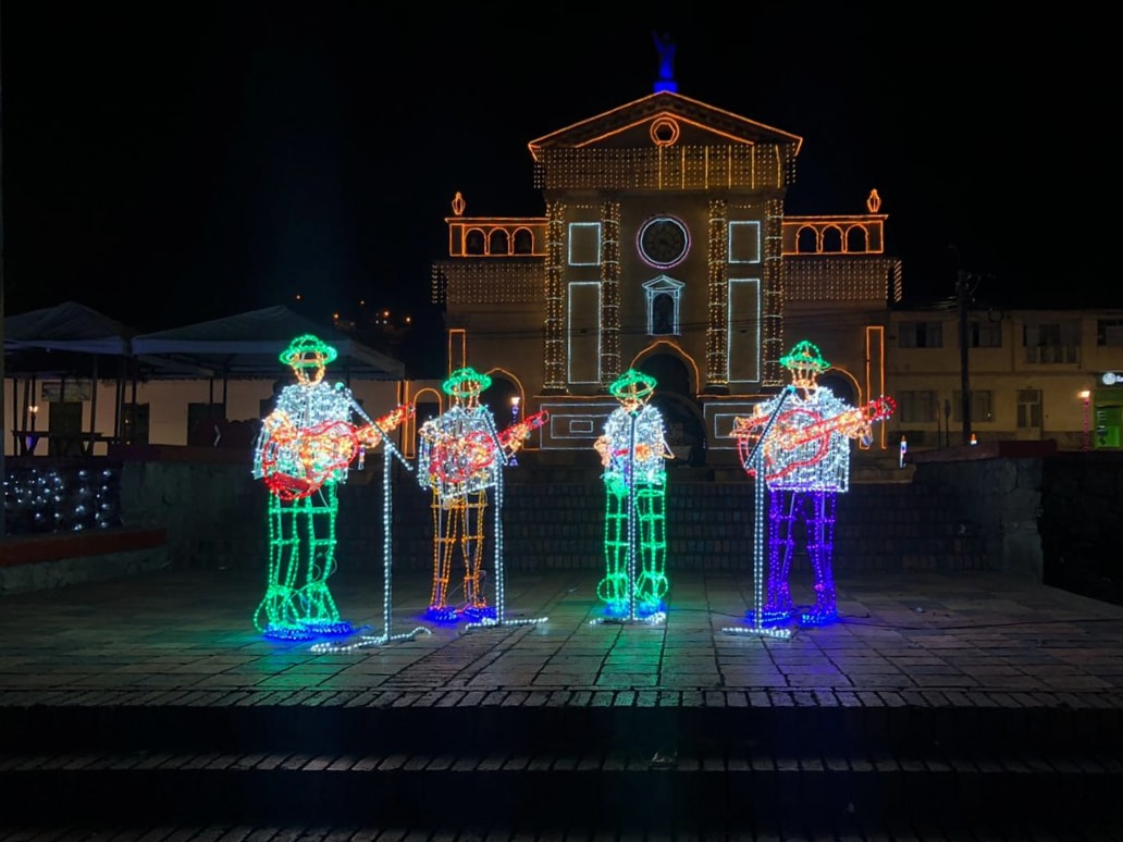 ¡La navidad en #BoyacáEsParaVivirla! Por eso el <a href="/GobBoyaca/">Gobernación de Boyacá</a> presentó una cartilla con la programación de fin de año que tienen diferentes municipios del departamento a través del recorrido de 20 rutas turísticas.

[Hilo]