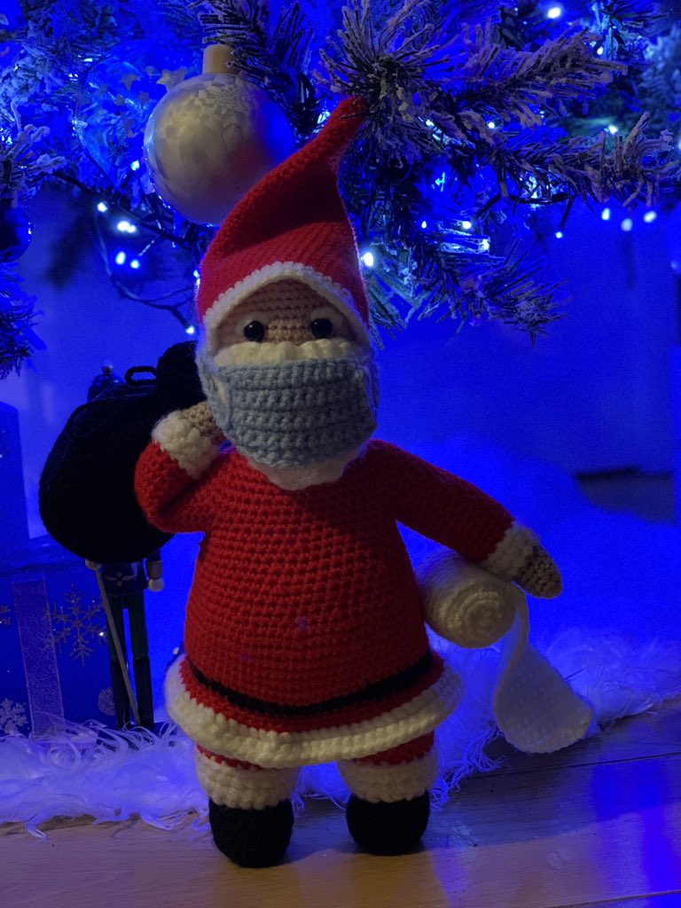 Another pandemic Santa. Next year I’m making a Santa in Bermuda shorts with a martini in his hand regardless of the situation 🤣
