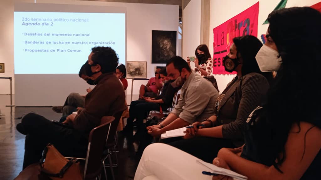 ALBAMovVzla's tweet photo. #Ahora Continuamos en nuestro 2do Seminario Político Nacional desde Caracas, luego de una jornada positiva el día de ayer, donde participaron vocerías de 26 organizaciones revolucionarias. Hoy construimos plan común para avanzar juntos en lo concreto
#EsHoraDeNuestraAmerica https://t.co/gGQS36cJKi
