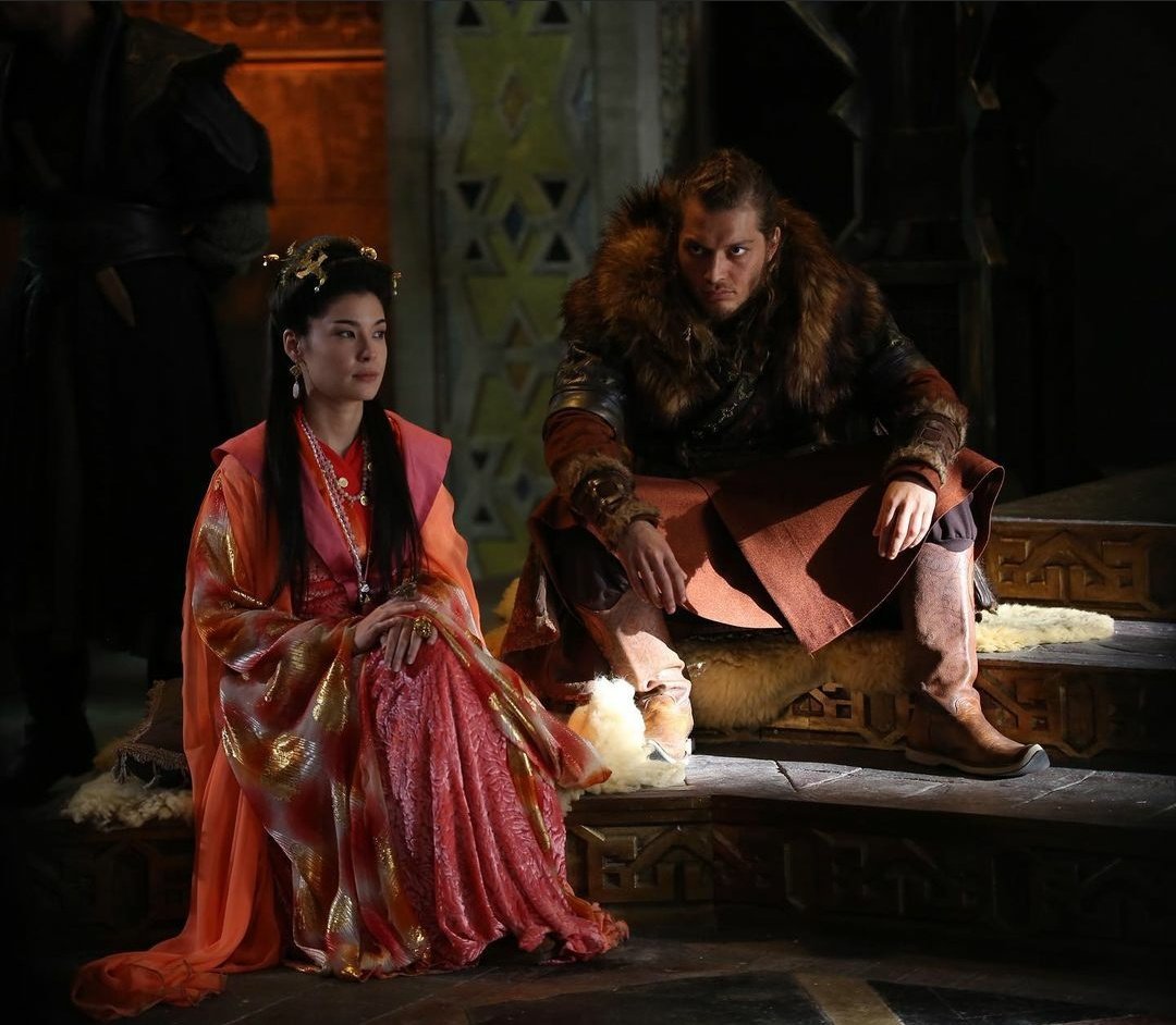 Sen yeter ki sev beni ben dizinin dibinden ayrılmam erim.❣
#DestanDizisi #Destan