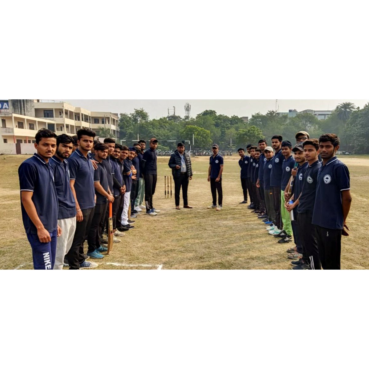 baniyabroo's tweet photo. #CHAMPIONS 👏👏
Congratulations team BBA for this best and memorable victory 🥂
Keep it up boys 😎🤞
Team effort with good captaincy and great game spirit 🇮🇳
This is #TeamBBA's 1st win at DAMS College.
#BBAvsBCA https://t.co/j0TzX1dUH9