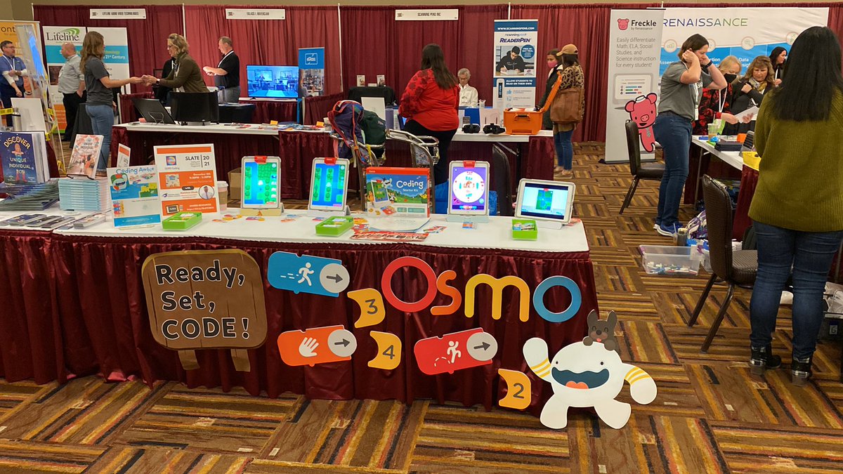 cheekmw16's tweet image. Visiting @slateinwi today? Stop by the #Makerspace and #coding playground and check out @PlayOsmo Coding Family in action and chat about getting young kids coding. #HourofCode2021 #CSEdWeek