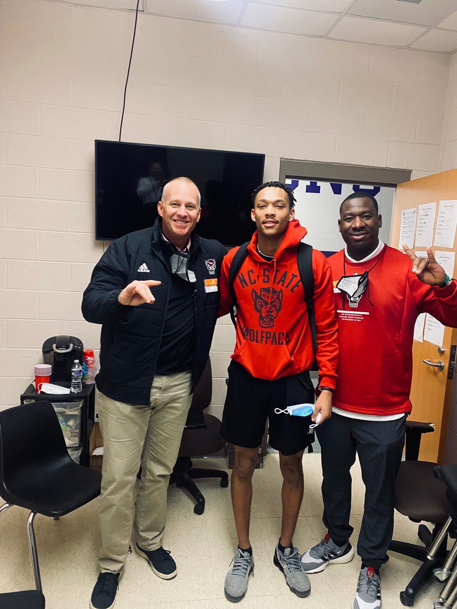 TerrellTimmons4's tweet photo. Appreciate the visit today from the pack family @StateCoachD and @31_CoachFAL Canโt wait to run with the pack๐บโค๏ธ!! #WontDisappoint https://t.co/RVQ5UXtho7