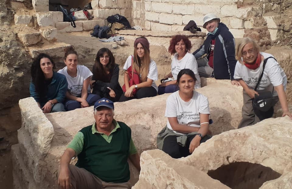 toursportal's tweet photo. The Spanish #archaeological mission, working in the Al-#Bahnsa archives area has revealed two neighboring graves that go back to ancient times during the #Greco-Roman period in the governorate of #Minya. https://t.co/TdlgaHV7yv