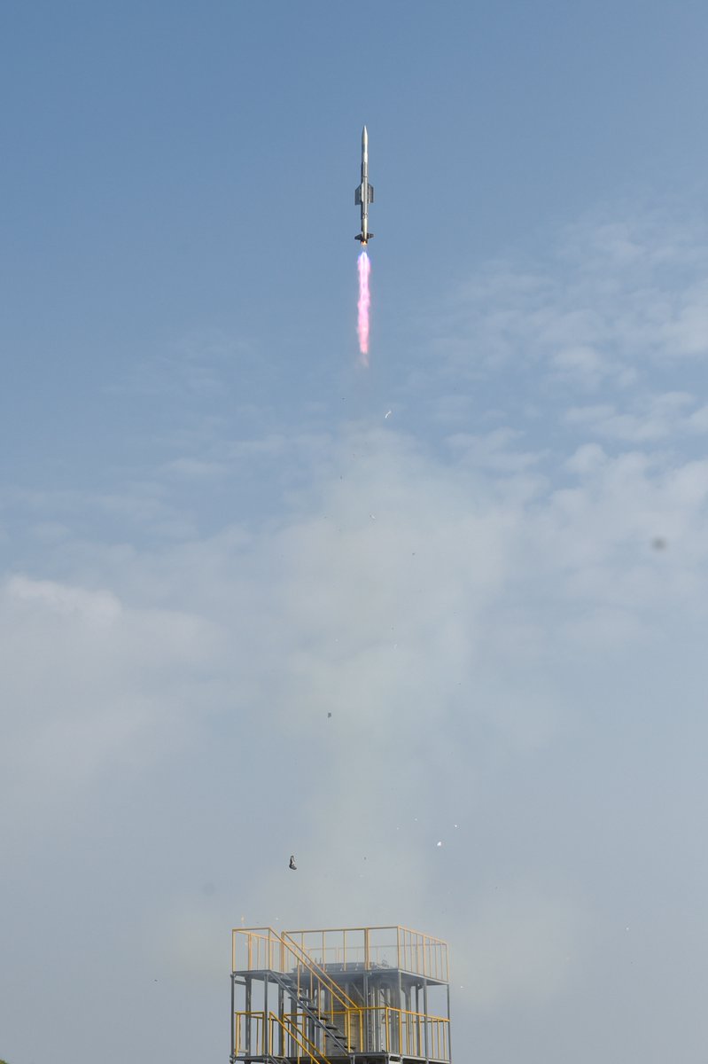 DRDO_India's tweet photo. Vertical Launch Short Range Surface to Air Missile launched to validate integrated operation of weapon system components including the vertical launcher with controller, canisterised flight vehicle and weapon control system. https://t.co/eAuE30IHhd https://t.co/P8DvwEWWAl
