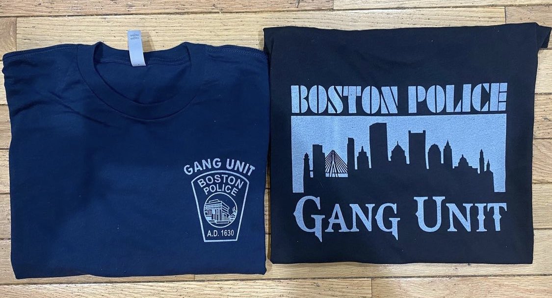 EStScreening's tweet photo. #EStXmas
#BostonPolice Gang Unit hoodies ($30) and T shirts ($15)
Available in navy, black, military green or pink https://t.co/SN4UibXDZ7