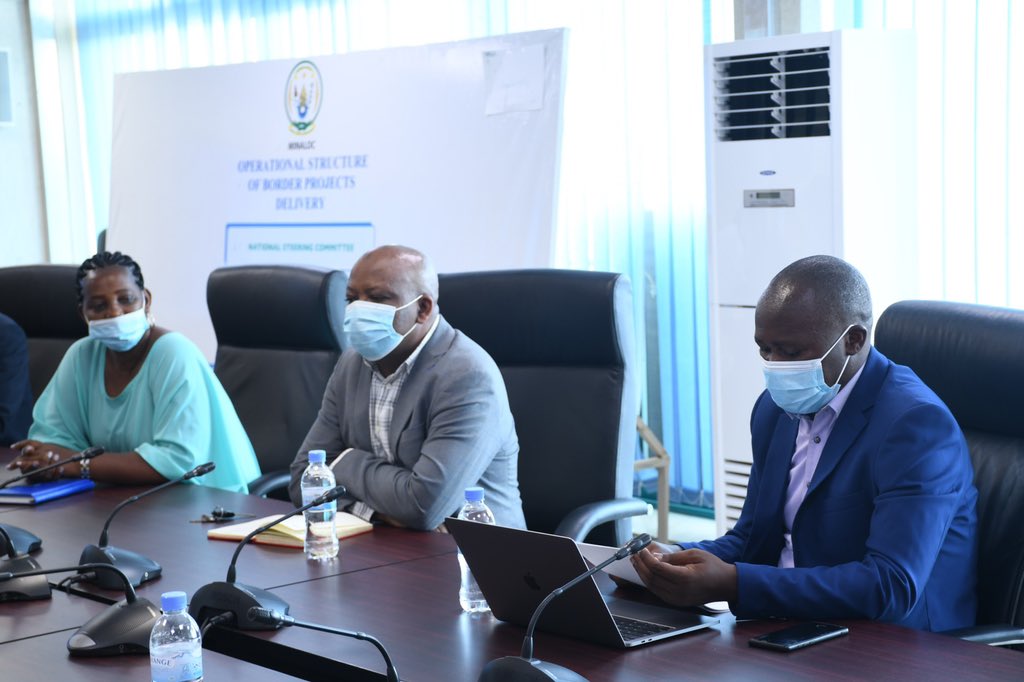 RwandaLocalGov's tweet photo. Minister @gatjmv appreciated the contribution of @Water4People_Rw to the social welfare of rwandan citizens especially rural people. He underlined that the newly elected local leaders are willing to collaborate with the project for successful implementation. https://t.co/YN3C9sLhhE