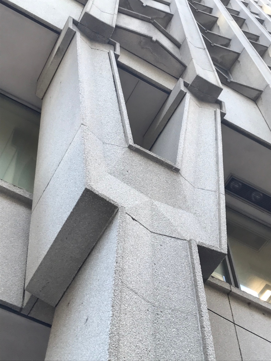 The Blue Cross Blue Shield Building in Boston, Massachusetts designed by Paul Rudolph in 1957.⁠ Photo by Kelvin Dickinson.
⁠
#architecture #modernistarchitecture #buildingswow #brutalistarchitecture #brutalism #boston #building #docomomo #paulrudolph #architecturepicture