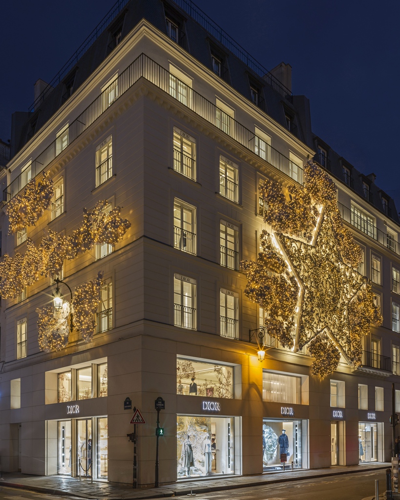 Joining Dior boutiques around the world, the Champs-Elysées and