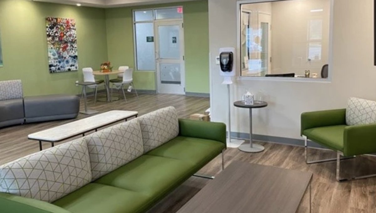 CFS_MplsMN's tweet image. CFS recently completed the install at a luxury apartment amenity space. We worked in tandem with the building owners and management to design a space that fit their budget and style. We&apos;re here to help with your own spaces! Call CFS today. #TotalWorkplaceSolutions