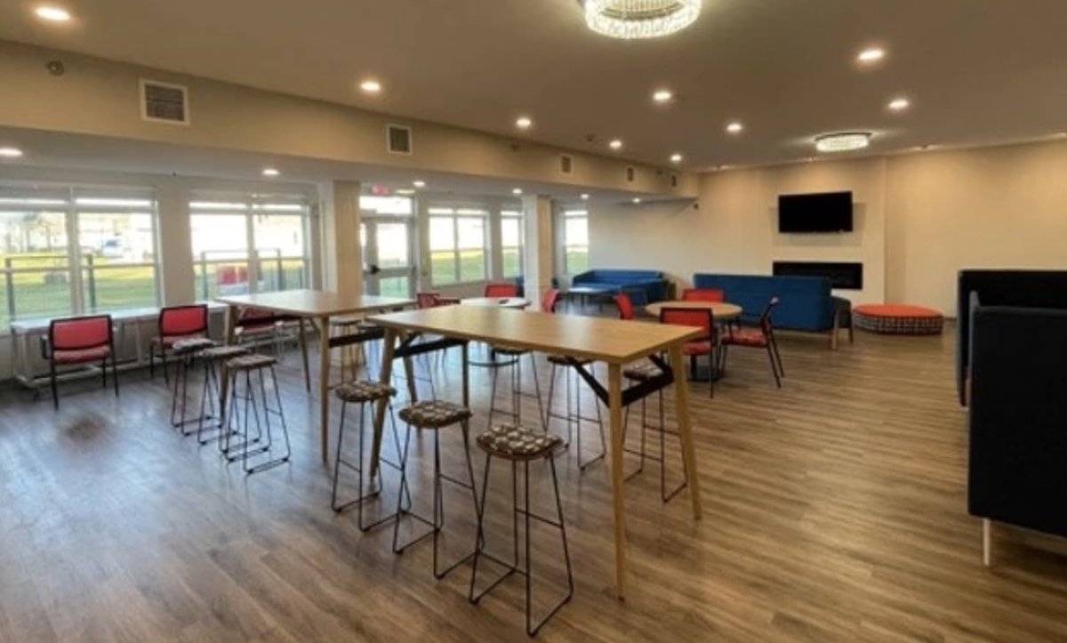 CFS_MplsMN's tweet image. CFS recently completed the install at a luxury apartment amenity space. We worked in tandem with the building owners and management to design a space that fit their budget and style. We&apos;re here to help with your own spaces! Call CFS today. #TotalWorkplaceSolutions