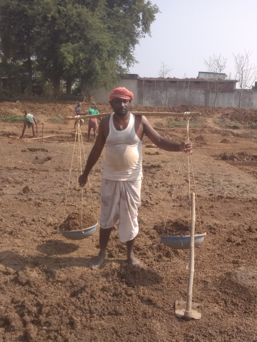 Akilkha54938101's tweet photo. @KPSingh_IAS 
अब स्टे हट गया दिजीए नियुक्ति, 
इस बेरोजगारी से चाहिए हमें मुक्ति। 
#छग_शिक्षकभर्ती_2019_पूरी_करो
@bhupeshbaghel 
@Drpremsaisingh 
@MohanMarkamPCC 
@IBC24News 
@TheLallantop 
@TS_SinghDeo 
@RahulGandhi https://t.co/huYKiO8LtC