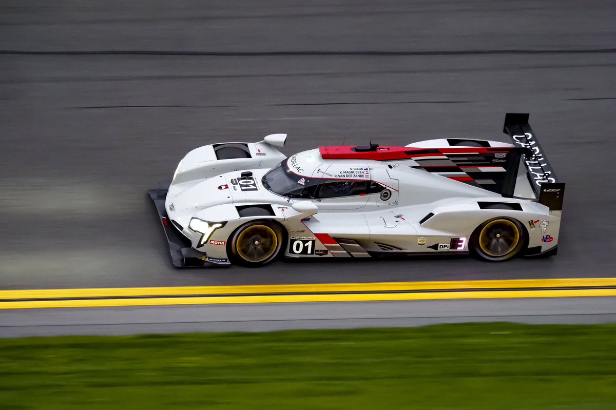 MatraxRacing's tweet photo. #IMSA | 2021 @IndyCar Champ 🏆 @AlexPalou is set to test this week with @CGRTeams’ #Cadillac #DPiVR 🏎️ at @sebringraceway 🏟️ alongside @Rengervdz, @scottdixon9 &amp; @KevinMagnussen. The 24 yo Spaniard 🇪🇸 will have an eye towards making his #Rolex24H debut.
📸 IMSA &amp; CGR https://t.co/Yg9O1VhPgV