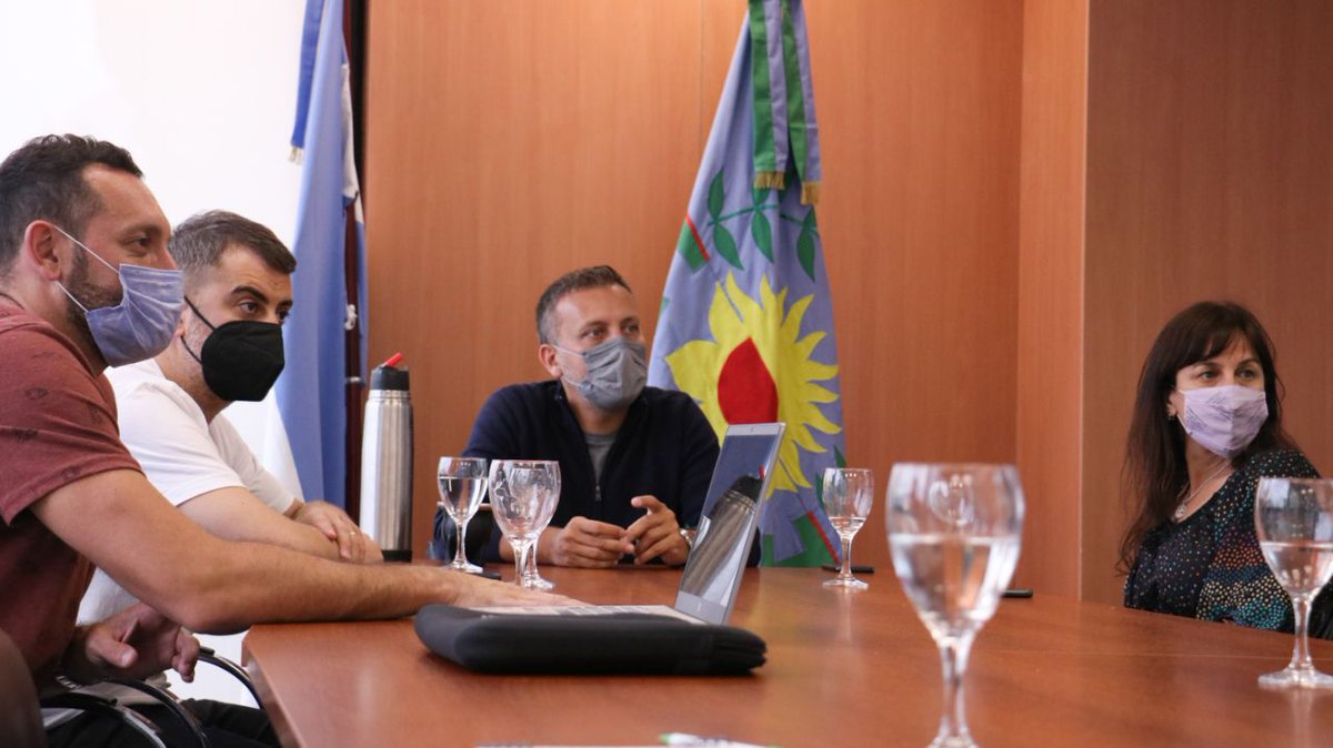 ➡️ Junto a <a href="/licspena/">Luciano Spena</a>, Lorena Gaivizzo, <a href="/JuanHerbella/">Juan Manuel Herbella</a> y <a href="/andresromanuk/">Andrés Romañuk</a>, planificaron acciones y programas para el próximo año, con el eje puesto en la investigación, la ciencia y la tecnología aplicada en el deporte.

#InspiraDeportePBA 🇦🇷
#ComunidadDeportiva