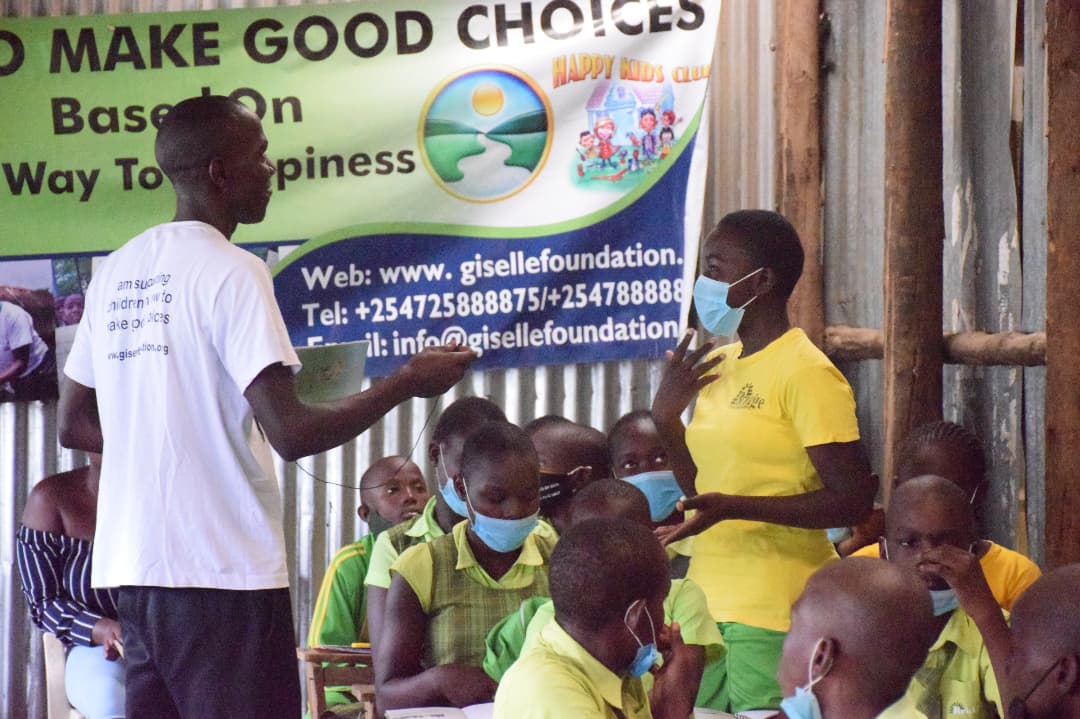 GiselleOrg's tweet photo. Ethics is key in the growth of the children, we Giselle Foundation are setting pillars of morals through educating children on How to Make Good Choices based on @WayToHappiness

We were at Bridge International Academy Siany, Manyattaa, Kisumu city https://t.co/SO7wX8k1TZ