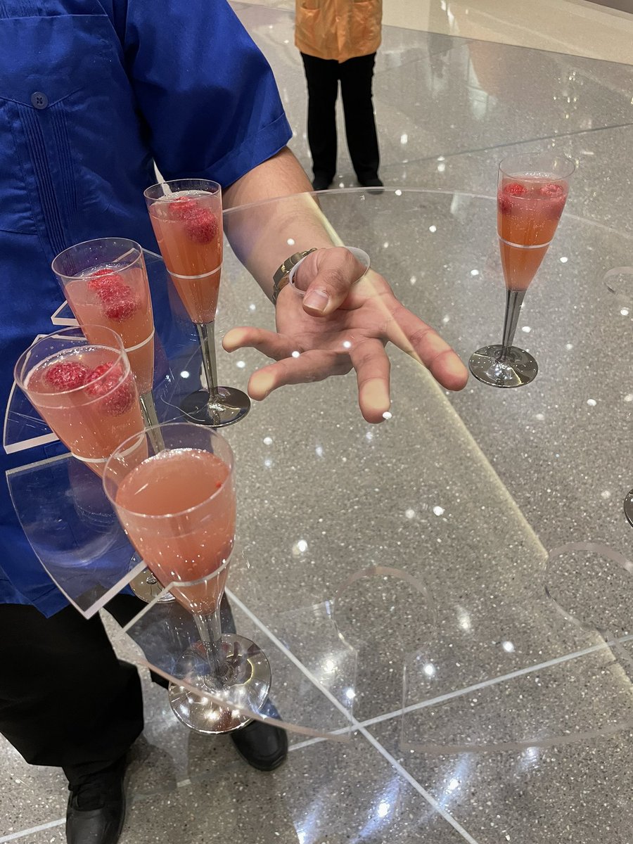 SABCSSanAntonio's tweet photo. There’s red carpet, mimosas, live music, and conchas! Welcome back to San Antonio! #SABCS21 https://t.co/gz8iiL2xPI