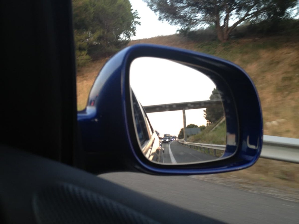 gencat's tweet photo. Amb motiu de l'operació tornada d'aquest pont hi ha en marxa un dispositiu especial de @transit https://t.co/fo09Bjc7fu

🚗 Respecta els límits de velocitat.
📲 Evita distraccions.
✋🏽 Sigues prudent.

Consulta totes les afectacions a les carreteres al web https://t.co/ODZ9tKiIAr. https://t.co/nwtmjpj4t8