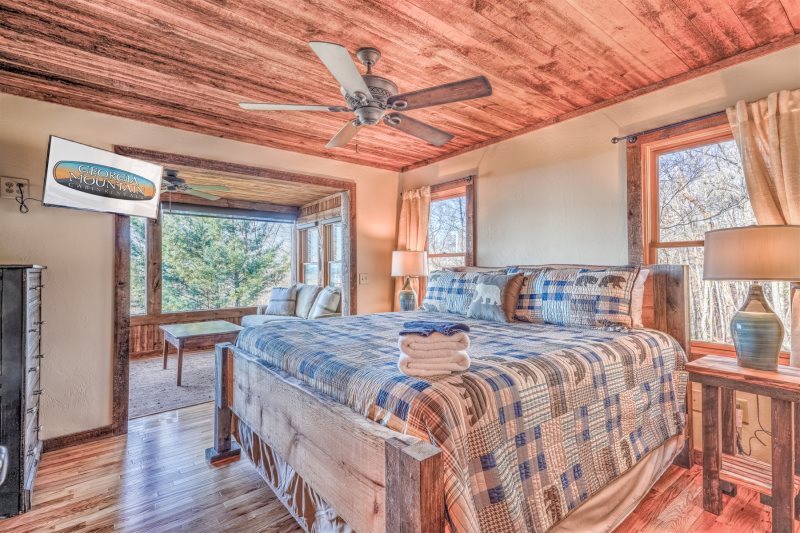 GA_MTN_CABINS's tweet photo. Friends/family can't join you at the cabin this winter? Give them a gift certificate to stay at a later date😊Now 10% off! Remember: our lowest nightly rates of the season are in January and February! Book now at https://t.co/ivBxw2M4s3 or call (706) 632-5751
#vacation #cabins https://t.co/0BOE8tlX6h
