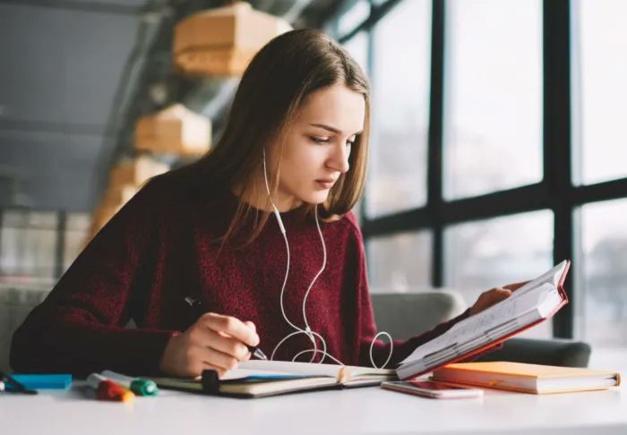 What are Gen Z’s top priorities when looking at colleges? Survey reveals the most important factor is what kind of education an institution provides. buff.ly/3D9GAzj #highereducation