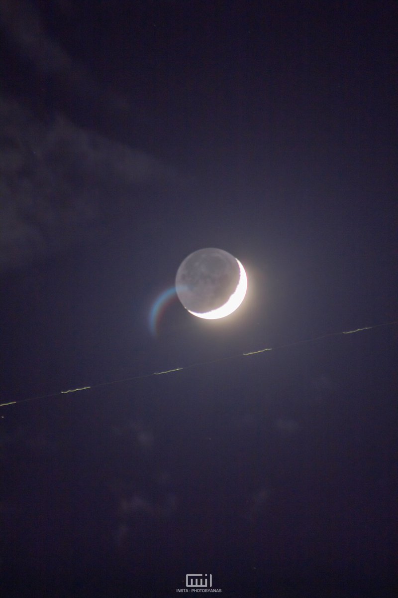 _anassaeed's tweet photo. witnessed the moon with an airplane transit. https://t.co/zeMWhNhpAP