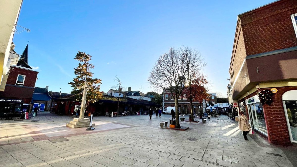 Ellis_Partners's tweet photo. Saxon Square, Christchurch

Managed by Ellis and Partners.

We wish the most recent tenant, Route 66 American Diner, every success. @route66christchurch 

Contact us for more details

📞: 01202 551821

📧: bhcommercial@ellis-partners.co.uk 

💻: https://t.co/rRX0gaqBqL https://t.co/pRIIr1u8ds