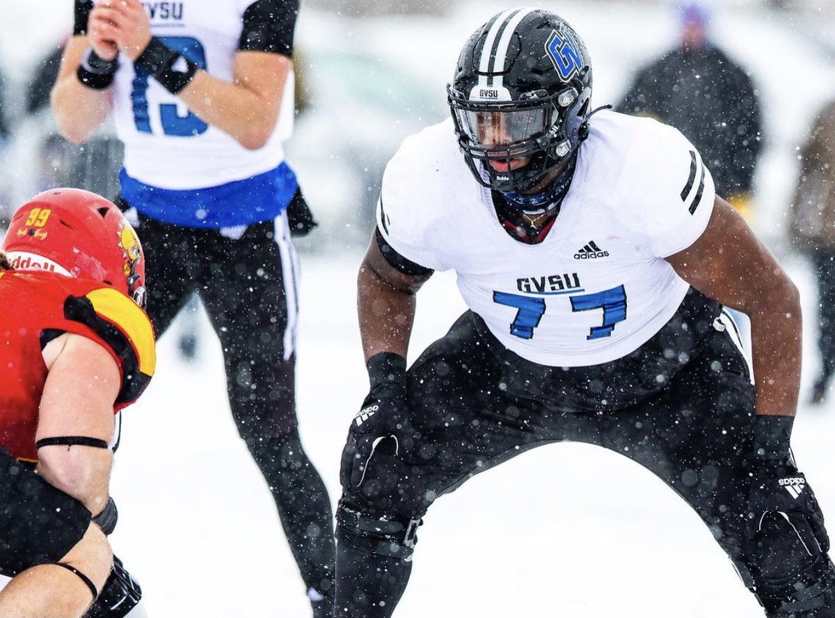 After a amazing visit I am blessed to receive an offer from Grand Valley State University!! ⚓️⬆️ <a href="/WRTreezy/">Roy Roundtree</a> <a href="/CoachWooster/">Scott Wooster</a>