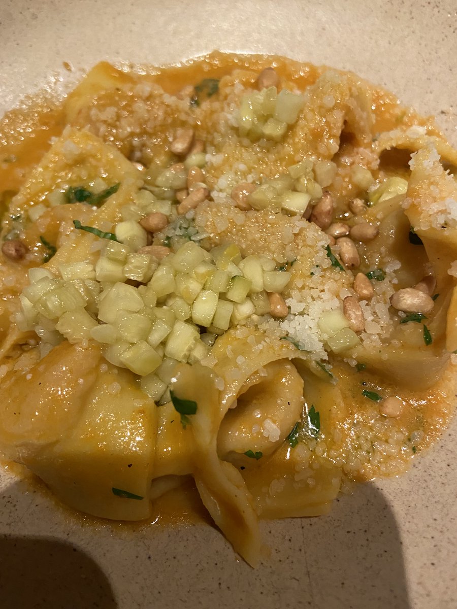TeriLowinger's tweet photo. Delicious veg dinner at @ChicagoRosemary yesterday. Plenty of vegetarian and vegan options for plant based eaters. Thank you Rose Mary for leading with vegetables - we'll be back!
#goodfood #localfood #Sustainability #vegetarian #vegan #plantbased #vegfirst #defaultveg https://t.co/4tgx8vhdaP