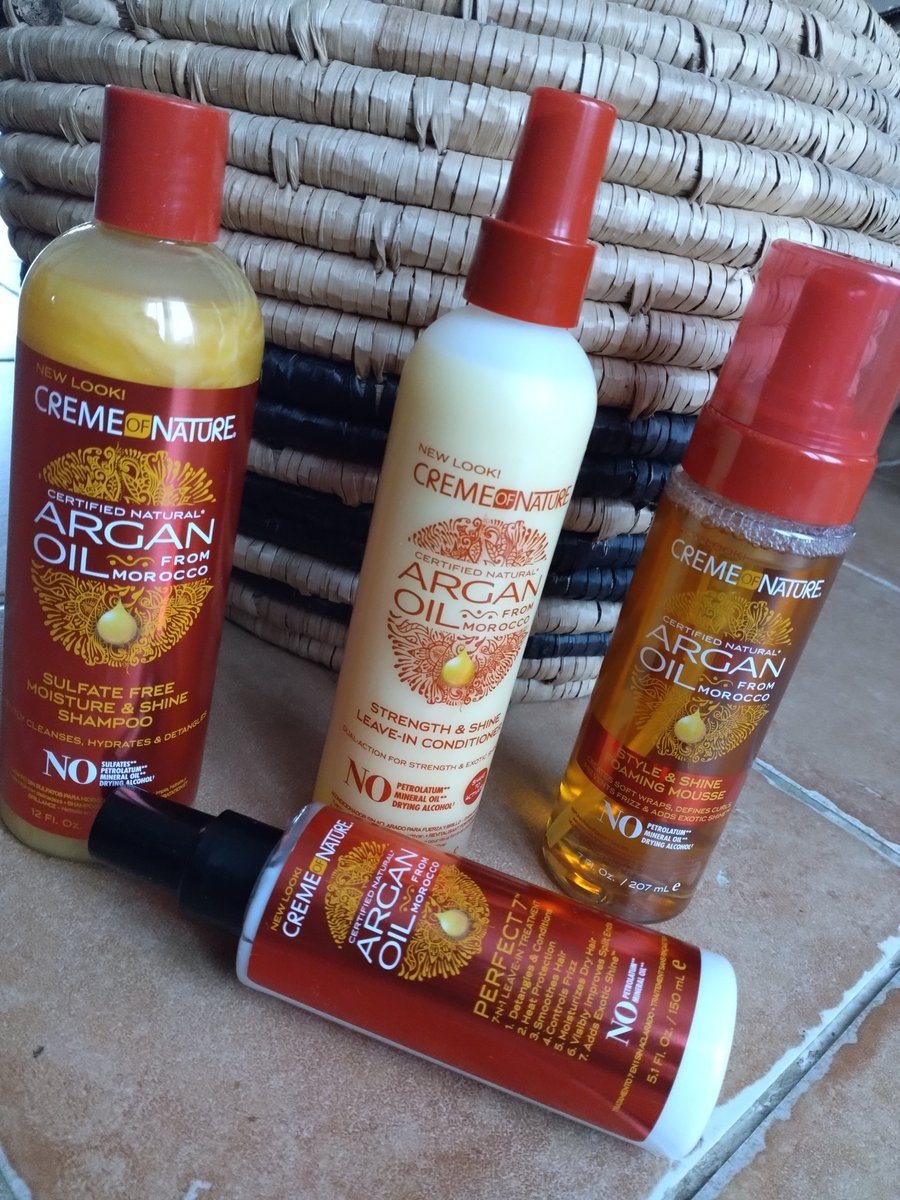 dajugasa's tweet photo. Très contente, je vais découvrir la nouvelle routine Crème of Nature 😃 merci @sampleo #cremeofnature #shampoing #mousse #styleandshine #shinedifferent https://t.co/oUZgHBlAg9