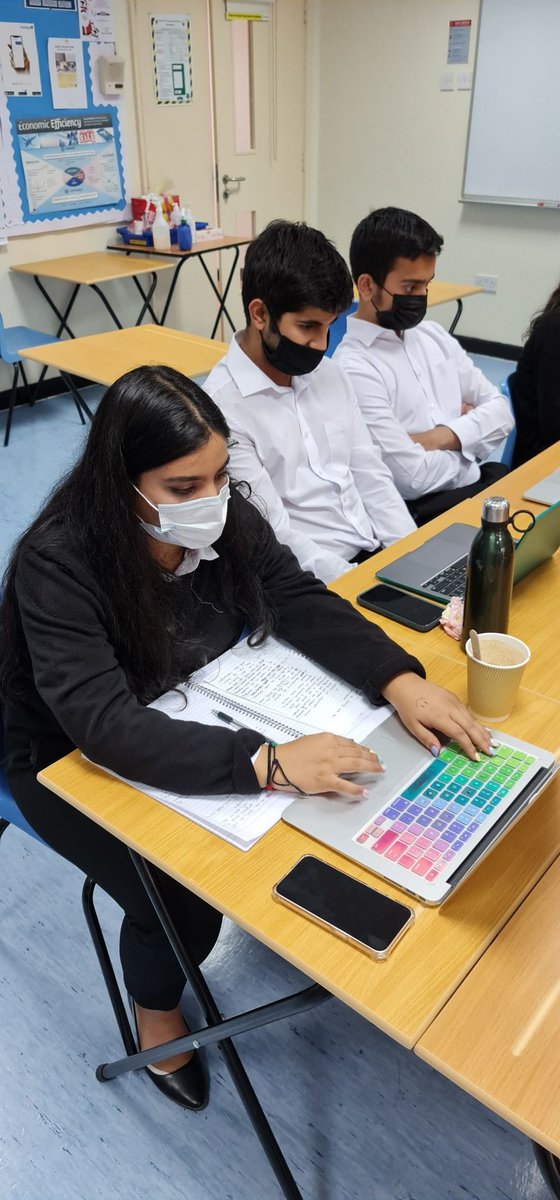 StChrisBusEco's tweet photo. Trade Quest Trading Period 1 presentations taking place this afternoon. The St.Christophers team completed an excellent presentation to the investor judges.
#StChrisBusiness#StChris6th#TradeQuest https://t.co/aqlxJuAOZO