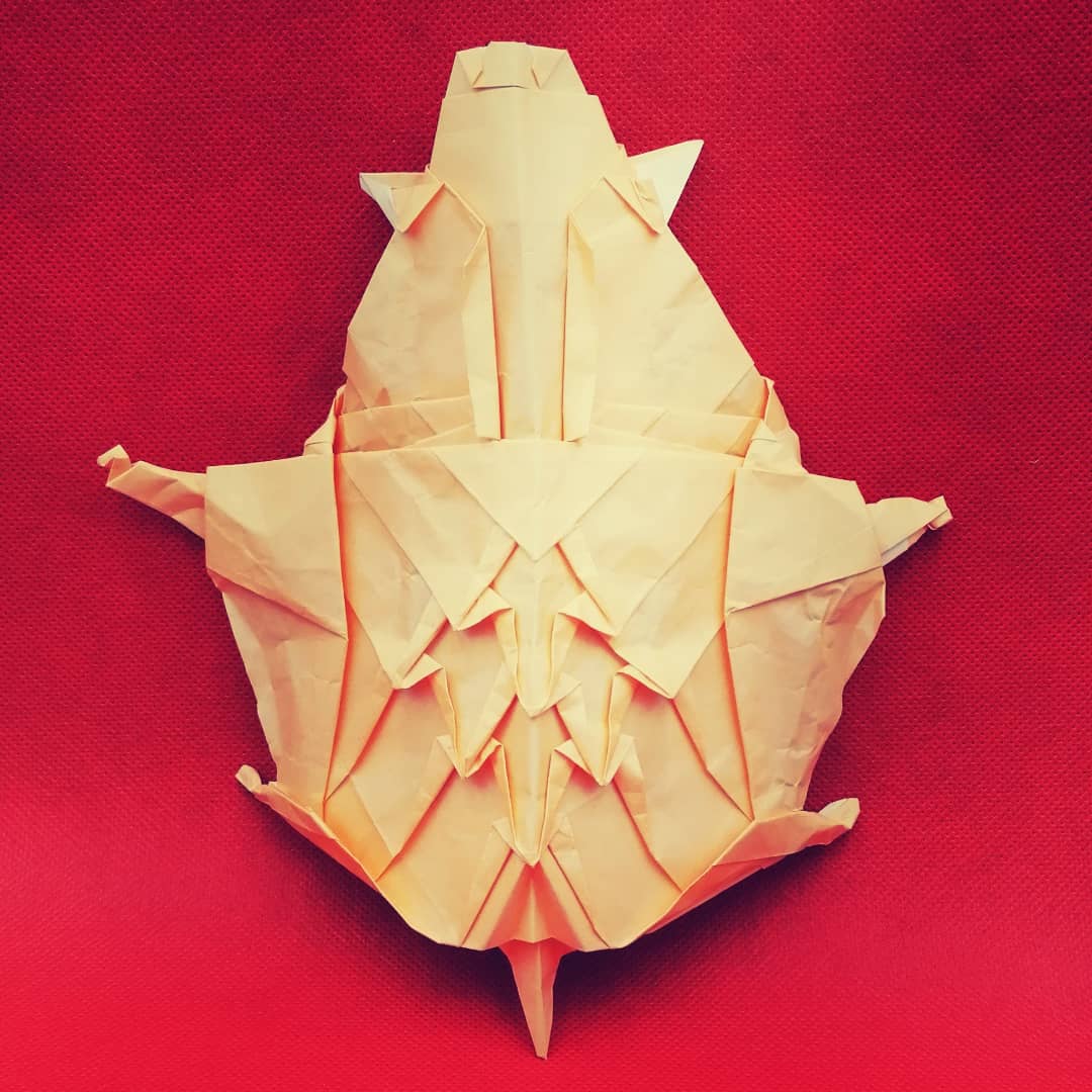 haidewiets's tweet photo. Holiday Red
Festive flat.... 

Wikd Boar
Fumiaki Kawahata 

#boar #fumiakikawahata #quills
#festive #flat #tortilla #holidays2021 
#haidewiets  #ZheZhi  #origami 
#h折り紙 #摺紙 https://t.co/eEWwYWqnnD