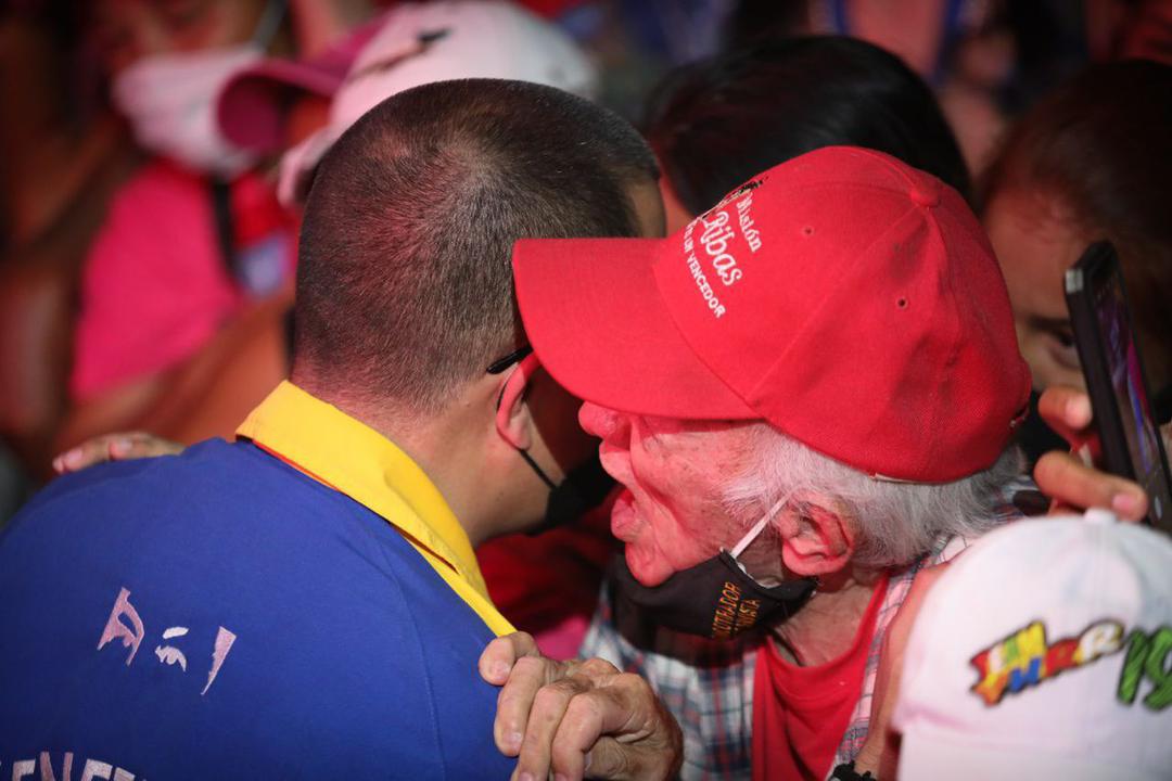 jaarreaza's tweet photo. Estamos en #Barinas para escuchar al Pueblo, para dejarnos guiar por su sabiduría: para gobernar obedeciendo. Sólo el Pueblo, salva al Pueblo. https://t.co/9A1v2A6uq9