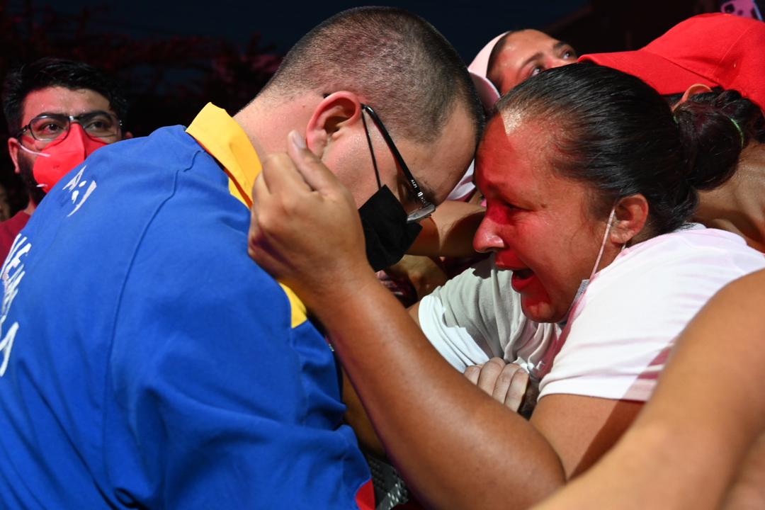 jaarreaza's tweet photo. Estamos en #Barinas para escuchar al Pueblo, para dejarnos guiar por su sabiduría: para gobernar obedeciendo. Sólo el Pueblo, salva al Pueblo. https://t.co/9A1v2A6uq9
