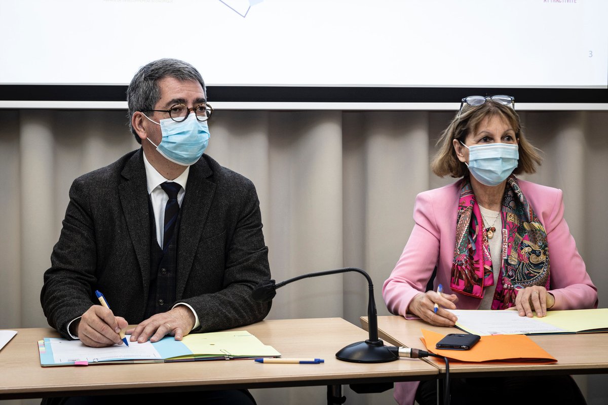 Le Réseau Commande Publique Grand Est vient d'être officialisé au #360GrandEst ! Il aura pour objectif de faciliter l'accès des entreprises aux marchés publics et de proposer aux acheteurs publics de la région des espaces d’échanges de bonnes pratiques ainsi que des ressources.