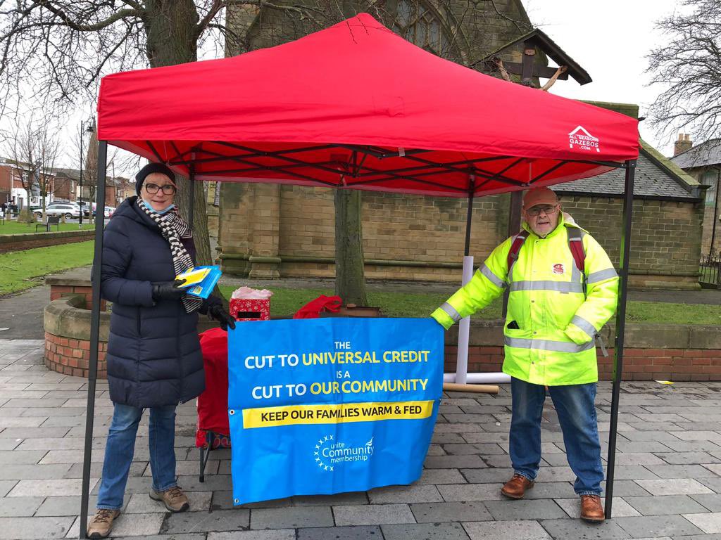 Despite the bad weather the Unite Community Universal Credit Road Show arrived in Blyth this morning. Our Unite Community members along with DPAC were out letting the residents of Blyth know that we support them when their Tory MP Ian Levy is failing to do so. #CancelTheCut