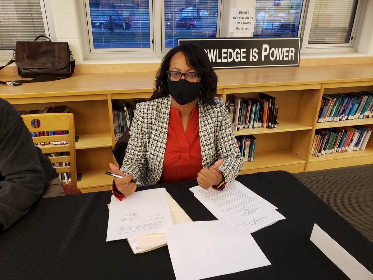 WhitehallRAMS's tweet photo. It's official! Here is WCS' new superintendent, Sharee Wells, signing her contract after board approval at the special board of education meeting held last night at WYHS. Superintendent Wells will take office after winter break. Welcome, to Whitehall! #GoDoGoodThings https://t.co/UUKzvX8oFL
