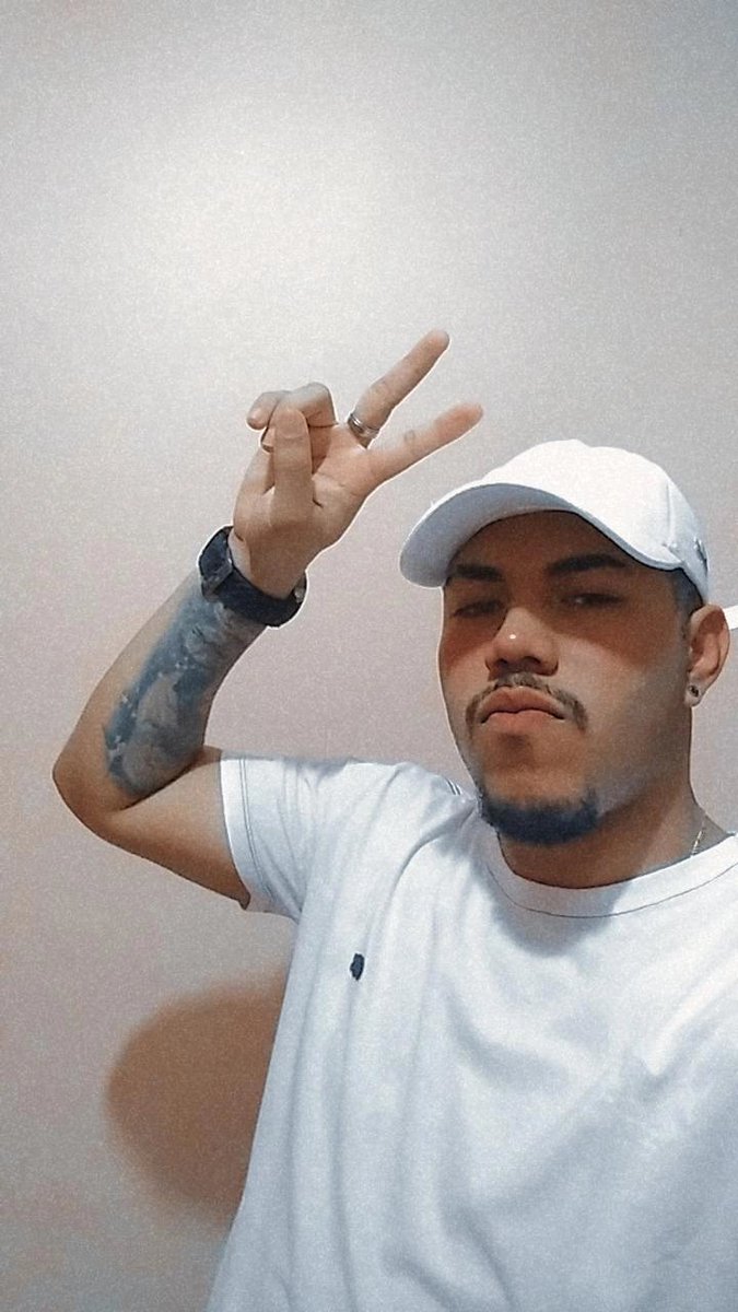 ANIVERSÁRIO DO HOMEM! Declarado feriado nacional em, vamos bebemorar 🍻🤭 obg meu Deus por mais um ano de vida 🙌🏼♥️