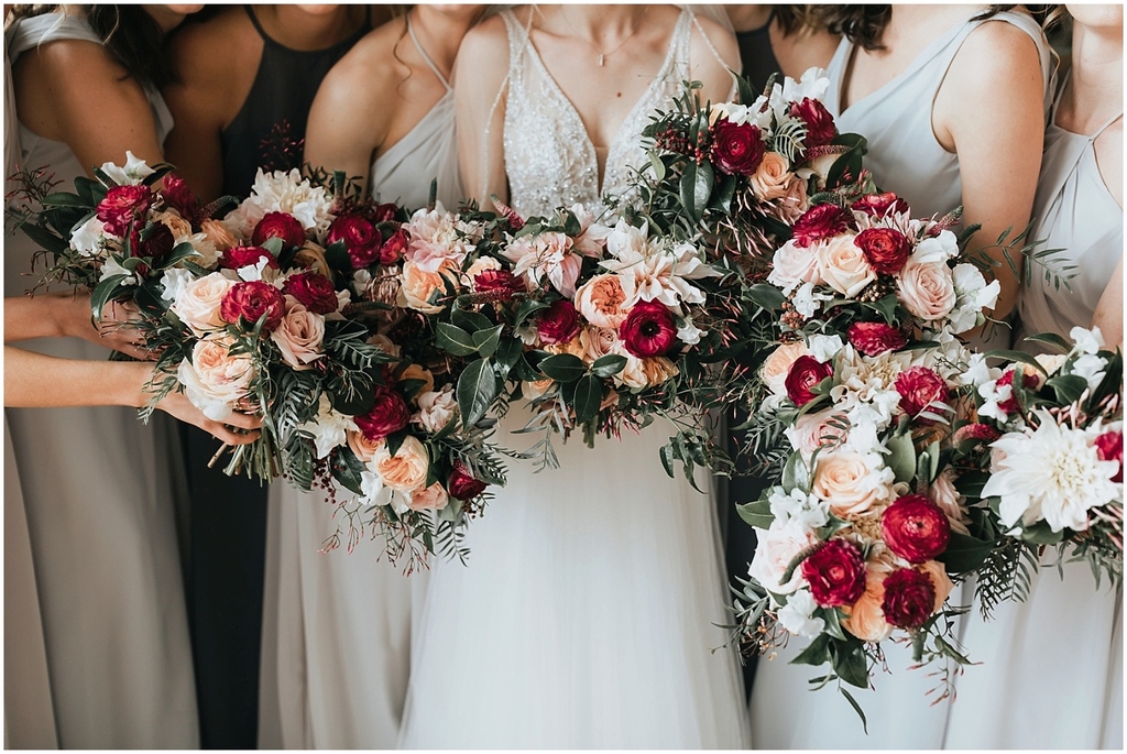 Behind every happy bride stands her army of amazing bridesmaids! Let your entourage shine with customized bouquets in your wedding theme colours. 

#goaweddingplanner #weddingsndreams #weddingplanner #weddingdecoragoa #bridalbouquets #bridesmaidbouquets #destinationweddingplanner