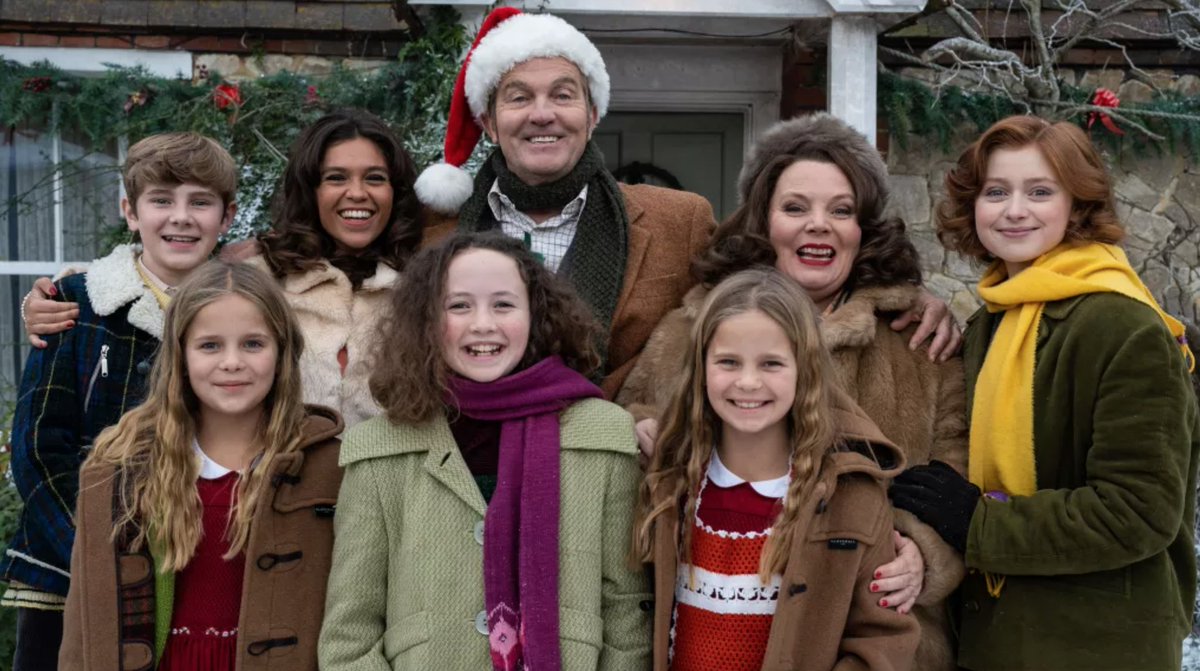 smatalent's tweet photo. ☃️ THIS CHRISTMAS ☃️
Get comfy and enjoy the new ninety-minute Christmas special of ‘The Larkins’, featuring music composed by our very own Nick Green! 🥳🙌
Christmas Day, ITV at 9pm! 👀🎅
.
.
.
.
.
#TheLarkins #ChristmasSpecial #TV #Holidays #NickGreen #Composer #Soundtrack https://t.co/zo35B81WdV
