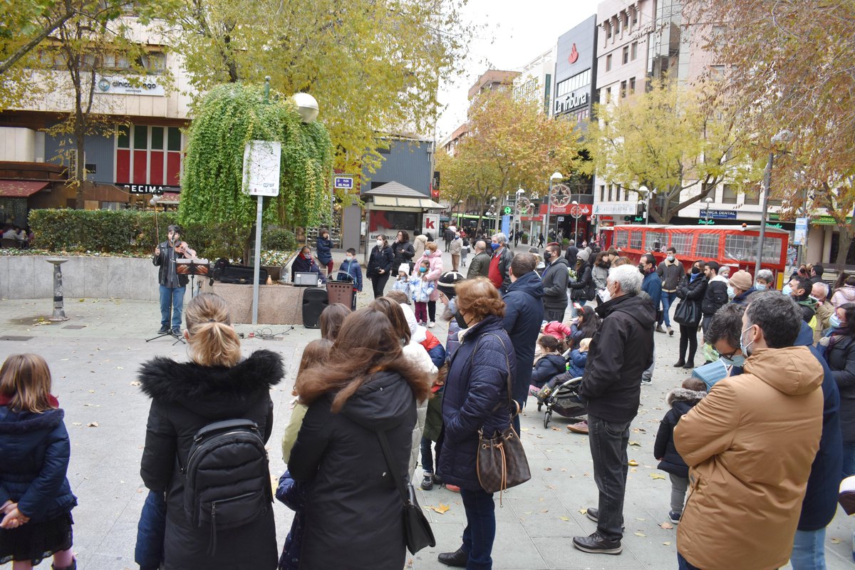 AYTO_CIUDADREAL's tweet photo. Esta mañana Ciudad Real se llenaba de armonía celebrando el “Día de la música en la calle”, con 20 conciertos didácticos para todo tipo de públicos, en especial niños y niñas, en diferentes espacios abiertos de la ciudad.
Concejalías de Educación y Cultura @AYTO_CIUDADREAL https://t.co/n6YU2Mwz0D