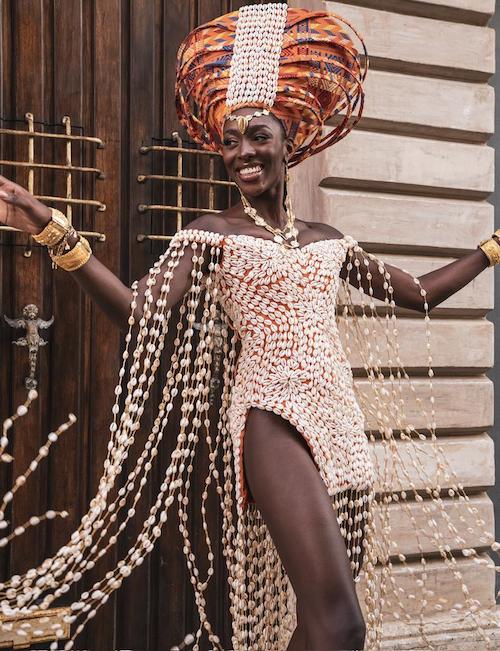 regis_thalmas's tweet photo. Il fut un temps où quand un ivoirien se retrouvait hors du pays, dès qu'on entendait l'accent on te demandait si tu venais du pays de @didierdrogba😊.
Now it's all about Olivia Yacé.😍
#Concours #MissWorld2021 #Afrique  #Africa #africanqueen https://t.co/mzBznZXHpf