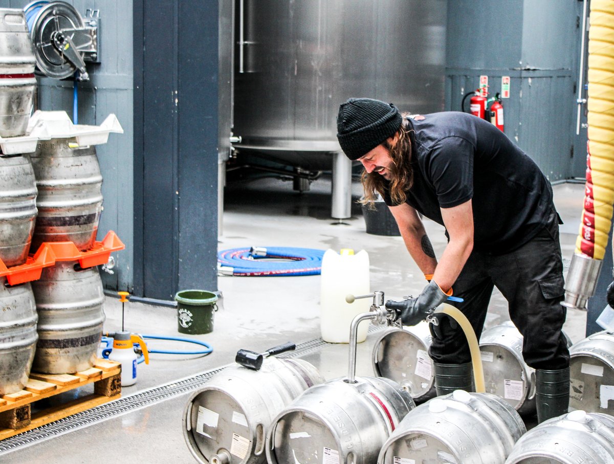 BREWING GOLD FOR CHRISTMAS... oh, I can't wait to see those faces 😁 Yup you heard it here first folks! 
Wylam Gold will be heading out around the North East to bring the Christmas cheers next week 🍻x