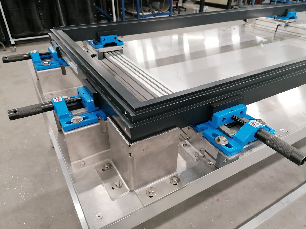 VeratioBV's tweet photo. Dit is een custom made tafel geschikt voor het samenstellen van aluminium deurprofielen.

Afdeling productie: https://t.co/BqVukB8rGO

#RVS #roestvaststaal #roestvrijstaal #aluminium
#Veratio #Gouda #zuidholland #maatwerk #specialist 
#lasersnijden #lassen #slijpen #polijsten https://t.co/m887d5nUrN