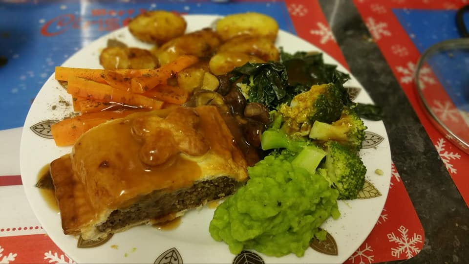 FearOfTheDuck74's tweet photo. https://t.co/THA4c9gkn1 
If anyone is stuck for a vegan main for Christmas or even a Sunday dinner. Here is my recipe for my festive mushroom chestnut &amp; kidneybean Wellington. I'll be making it this year. Please let me know if you try it🙂 
#Vegan #veganchristmas #RecipeOfTheDay https://t.co/1pBEIfTPPQ