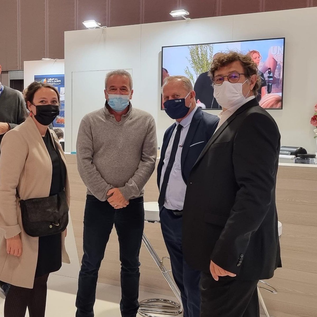 nedellec_marie's tweet image. La Rochelle - Paris 
🎊 inauguration de la @MNA_Paris aux couleurs de @AggloLR - FORCE OCÉAN 
@RemiJustinien @FEspagnac @svillain @bertaud_c 
⛵️visite des entreprises rochelaises au @NauticParis