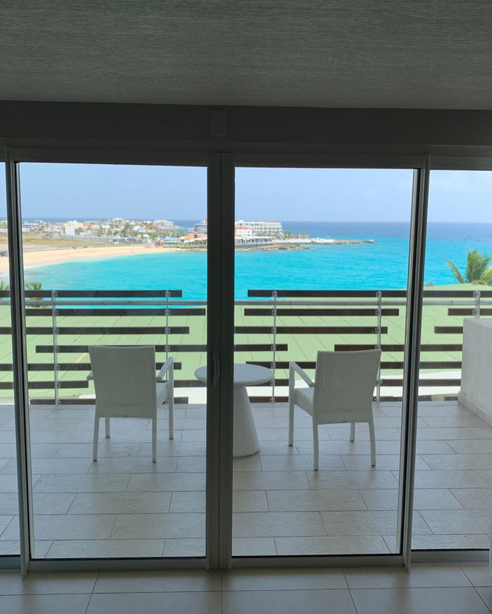 travelitisgroup's tweet photo. Views from the lovely Sonesta Ocean Point Resort in St Maarten. One of two hotel options for our St Maarten Carnival weekend extravaganza April 27 - May 1, 2021! Link in bio!

#sxm #sxmcarnival #whereyougoingnext…

📸 https://t.co/kbELgYDC9H via https://t.co/mAwAE2648z https://t.co/ZQ7J1vyVdp
