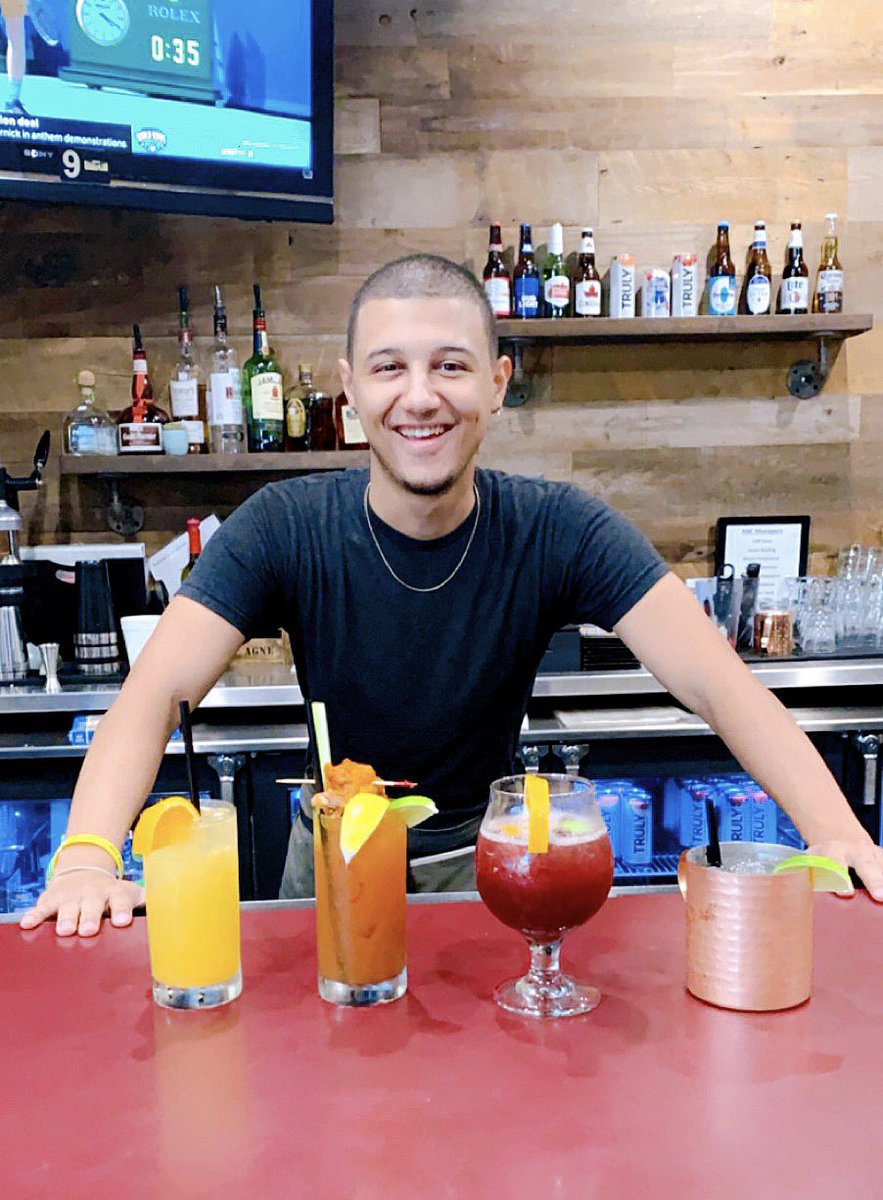 BWingFactory's tweet image. We are accepting applications! Apply at buffalowingfactory.com/careers